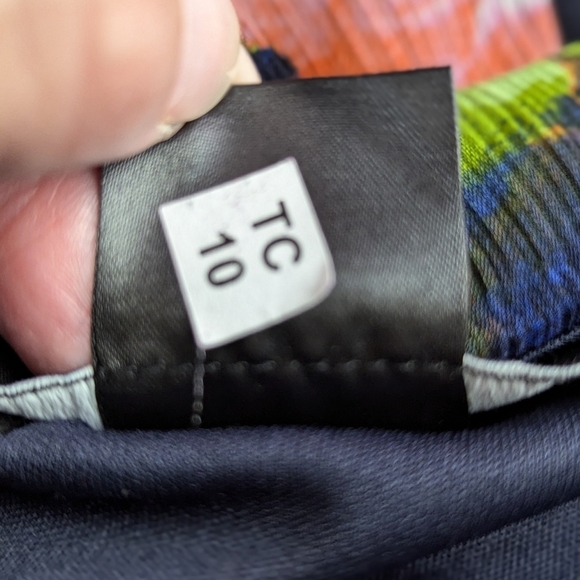 DKNY Whimsical Short Sleeve V-Neck Tie Waist Floral Chiffon Midi Dress Size 6 - Picture 13 of 16